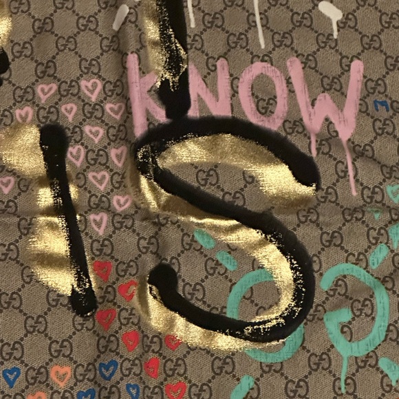 Gucci Scarf “Life is Gucci” Ghost Signature Silk Scarf NEW with tags and box - Picture 9 of 10